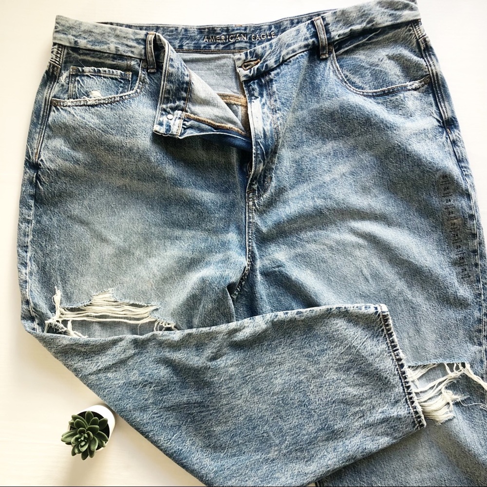 NWOT AMERICAN EAGLE OUTFITTER AE Curvy Mottled Mom Jeans Size 24